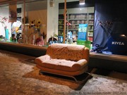 Verschneites Sofa, Greifswalder Straße, Berlin/Prenzlauer Berg